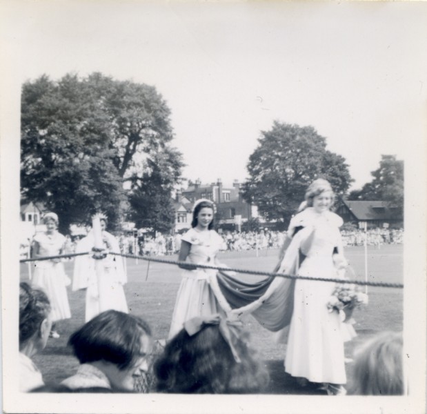 1956c Southend Carnival Queen and her court at Chalkwell Park